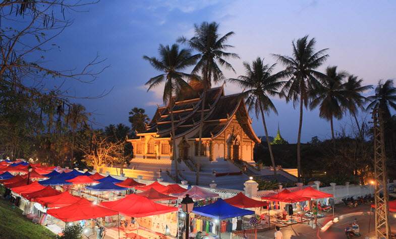 Laos travel guide - Tourist  attractions Luang Prabang Night market