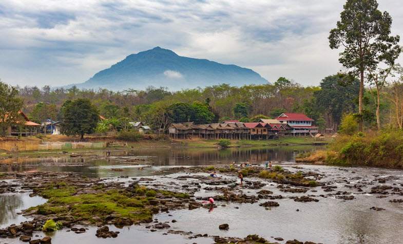 Laos travel guide - Tourist  attractions Go trekking