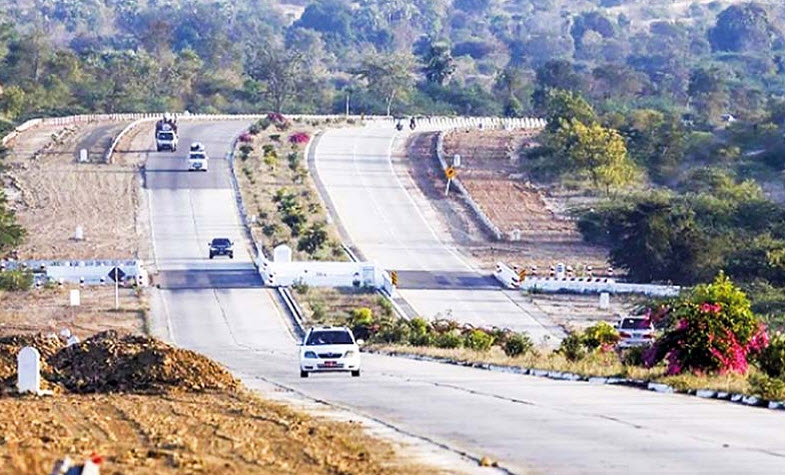 Drive in Myanmar the Yangon-Mandalay Expressway