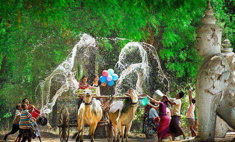 Myanmar  water festival - Thingyan festiva